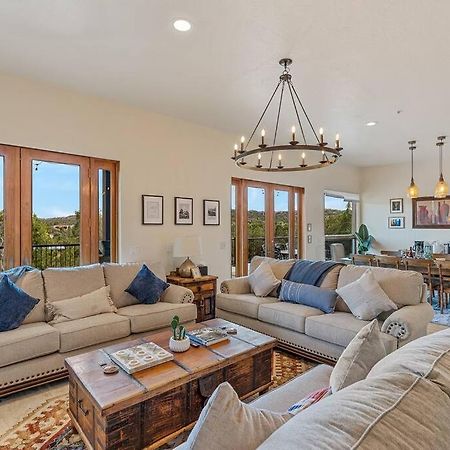 Close To Fresh Creek! Sleeps 12 ~ Amazing Views W/Serene Open Space ~ Hot Tub + Game Room ~ Trails Outside Sedona Dış mekan fotoğraf