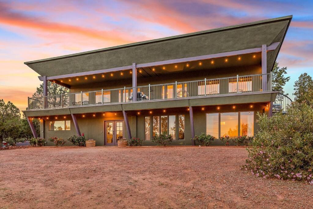 Close To Fresh Creek! Sleeps 12 ~ Amazing Views W/Serene Open Space ~ Hot Tub + Game Room ~ Trails Outside Sedona Dış mekan fotoğraf